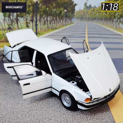1:18 BMW 7 Series E32 730i 1986