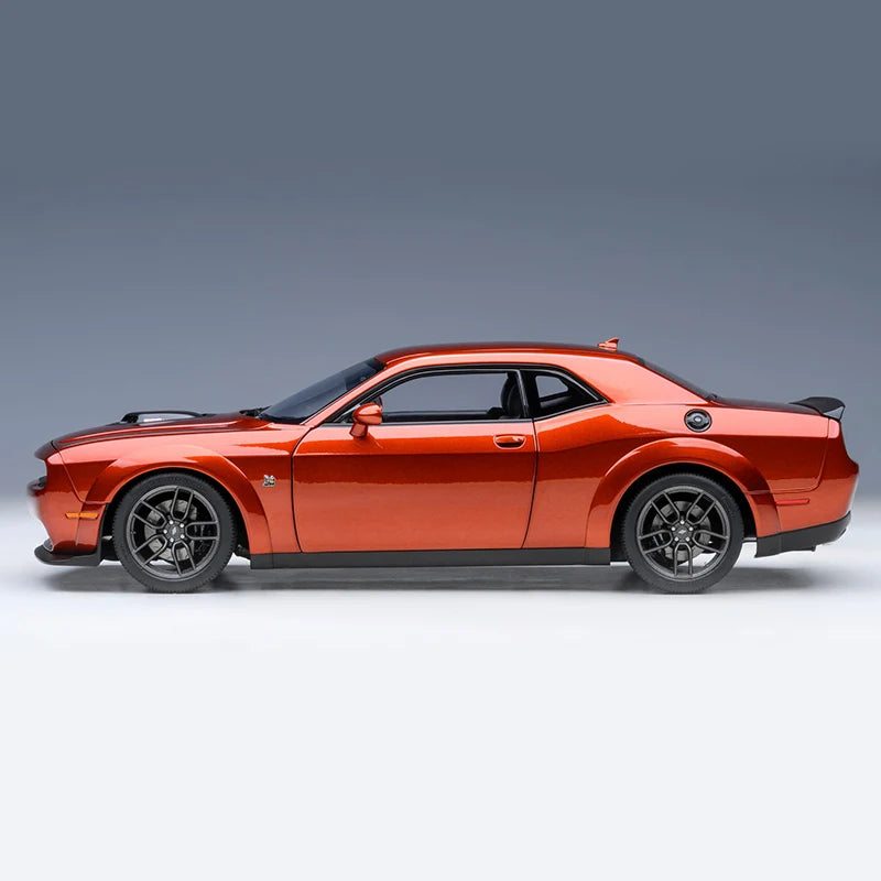 1:18 DODGE CHALLENGER R/T SCAT PACK WIDEBODY 2022