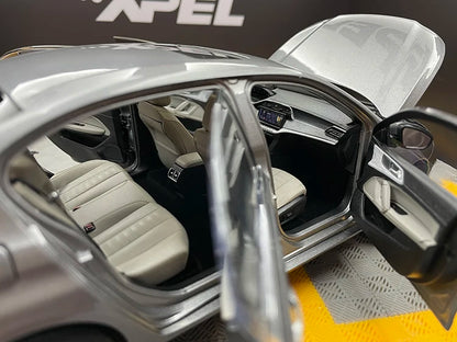 1:18 Peugeot 408
