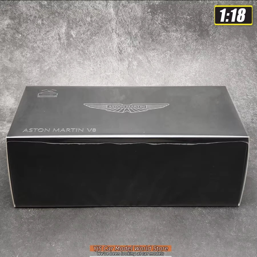 1:18 Aston Martin V8