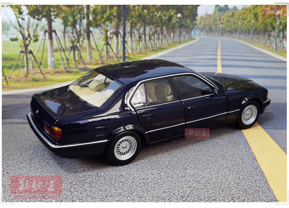 1:18 BMW 7 Series E32 730i 1986