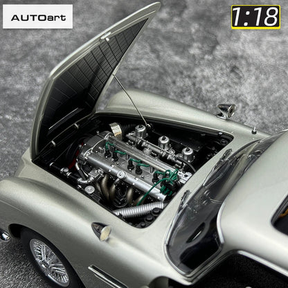 1:18 Aston Martin DB5 “Goldfinger” (Silver)