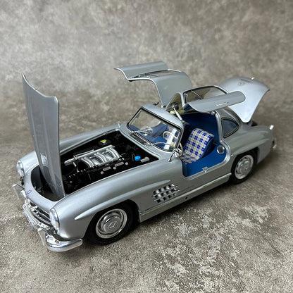 1:18 Mercedes-Benz 300SL Coupe