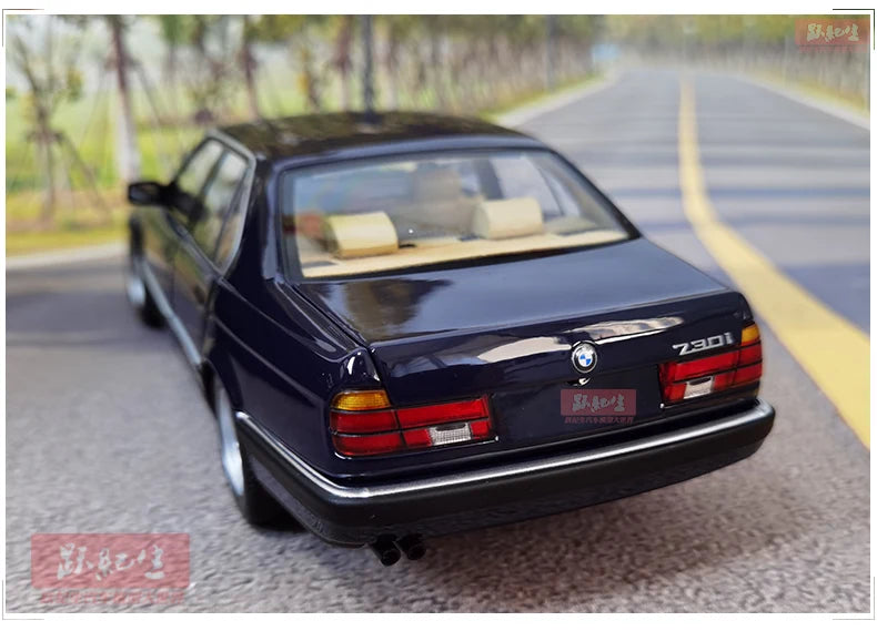 1:18 BMW 7 Series E32 730i 1986