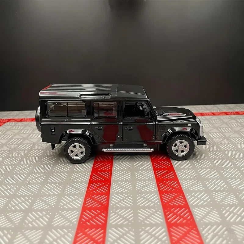 1:36 Land Rover Defender