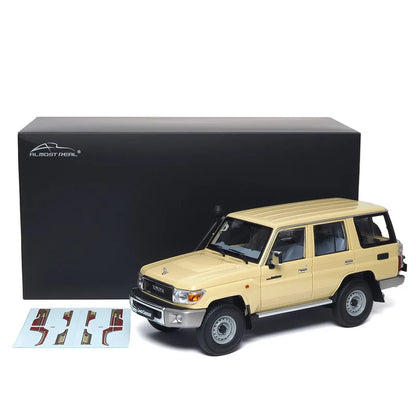 1:18 Land Cruiser 76 2017