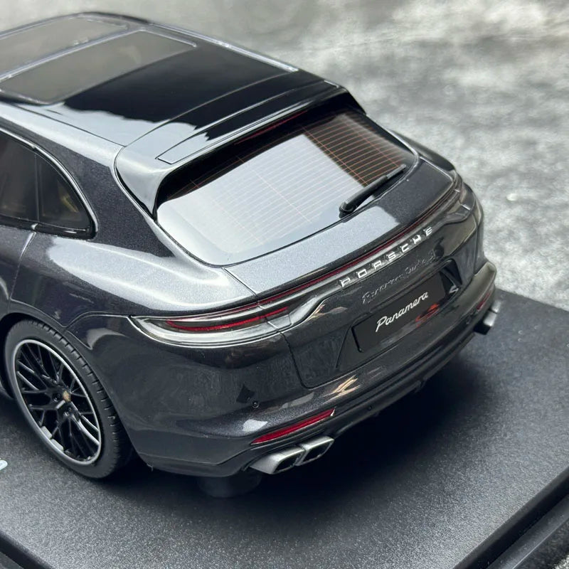 1:18 Porsche Panamera Turbo S 2021