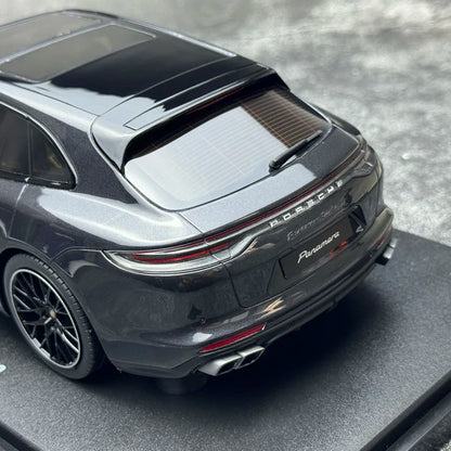 1:18 Porsche Panamera Turbo S 2021