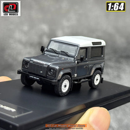 1:64 Land Rover Defender 90 V8