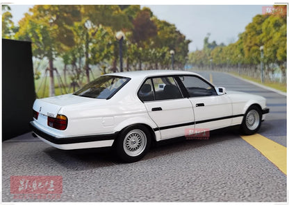 1:18 BMW 7 Series E32 730i 1986