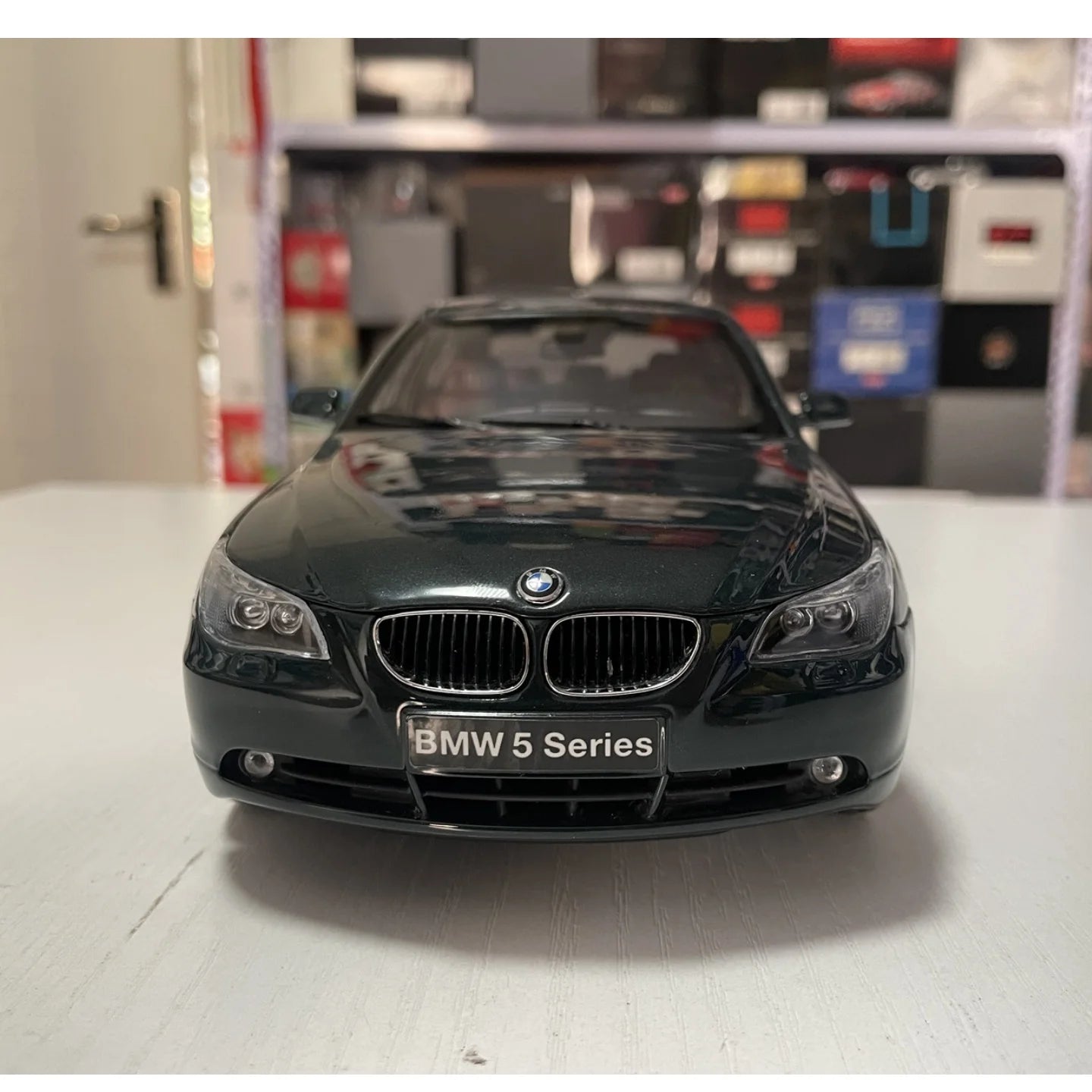 1:18  BMW E60 545i