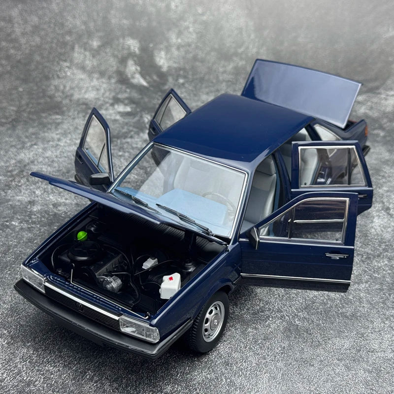 1:18 Volkswagen1983 Santana B2