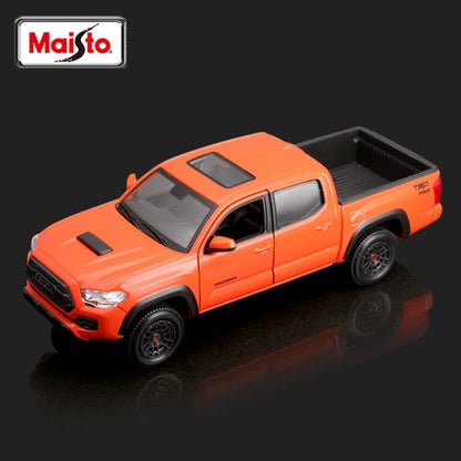 1:27 Toyota Hilux