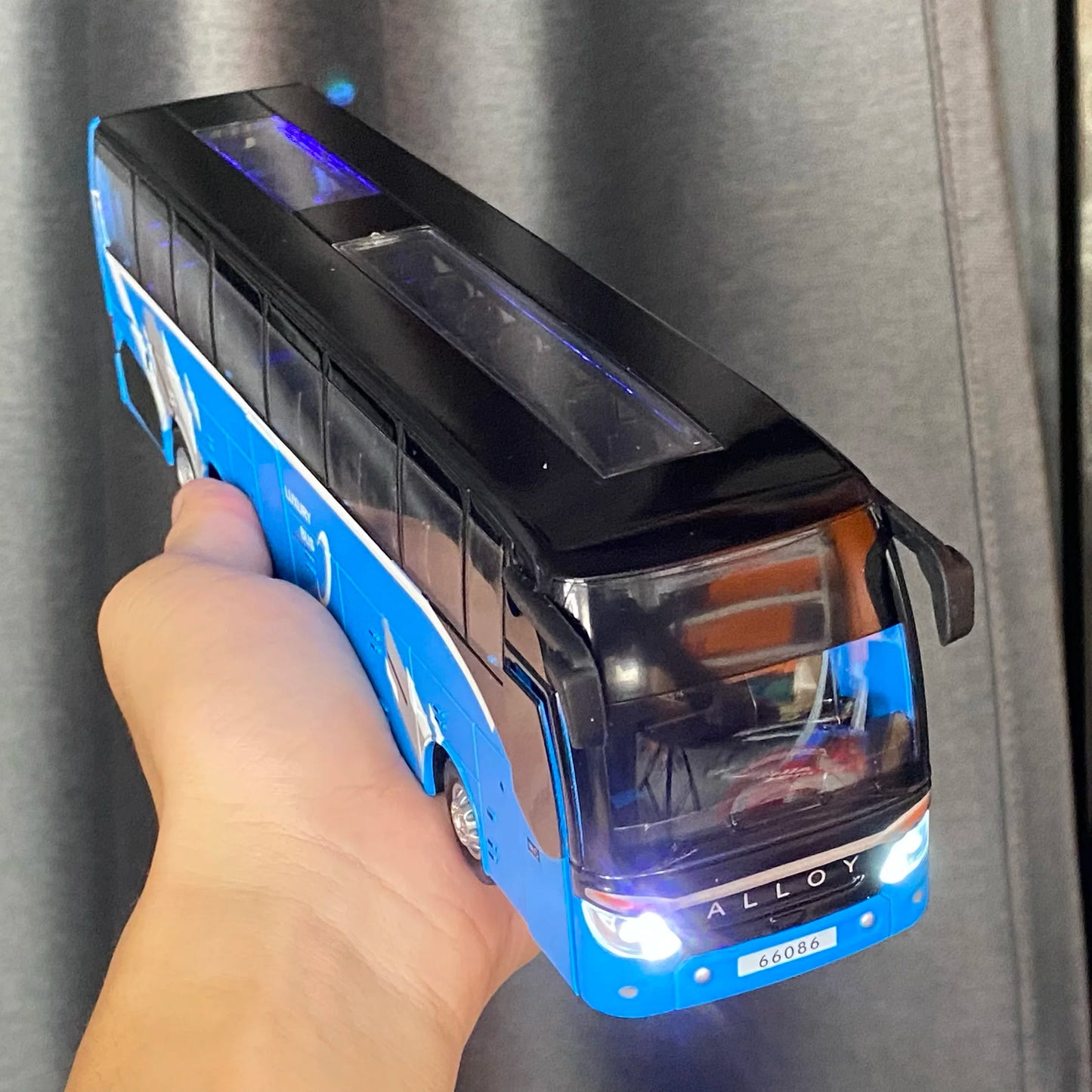 1:30 Business Long Distance Single Decker Bus