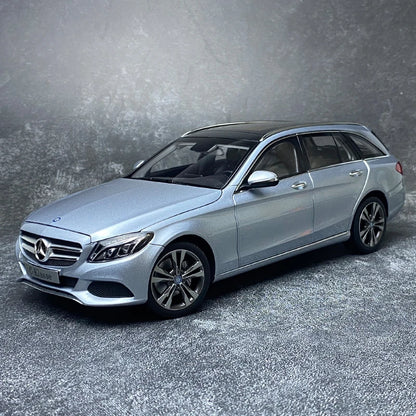 1:18 Mercedes-Benz C-Class