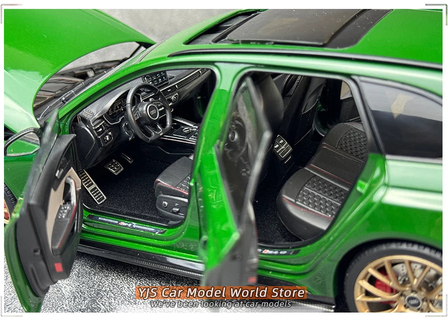 1:18 Audi RS4