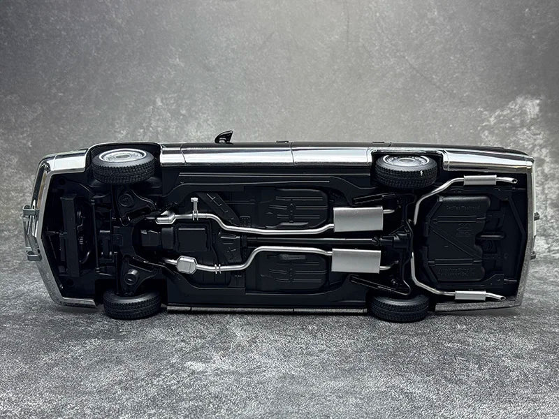 1:18 Cadillac Fleetwood