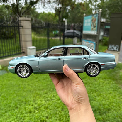 1:18 Jaguar XJ6 X350