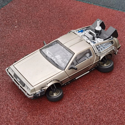 1:18 Back to the Future DMC12 Time Machine Flying Version