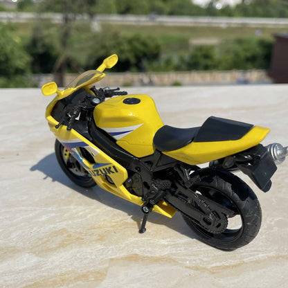 1:18 Suzuki GSX