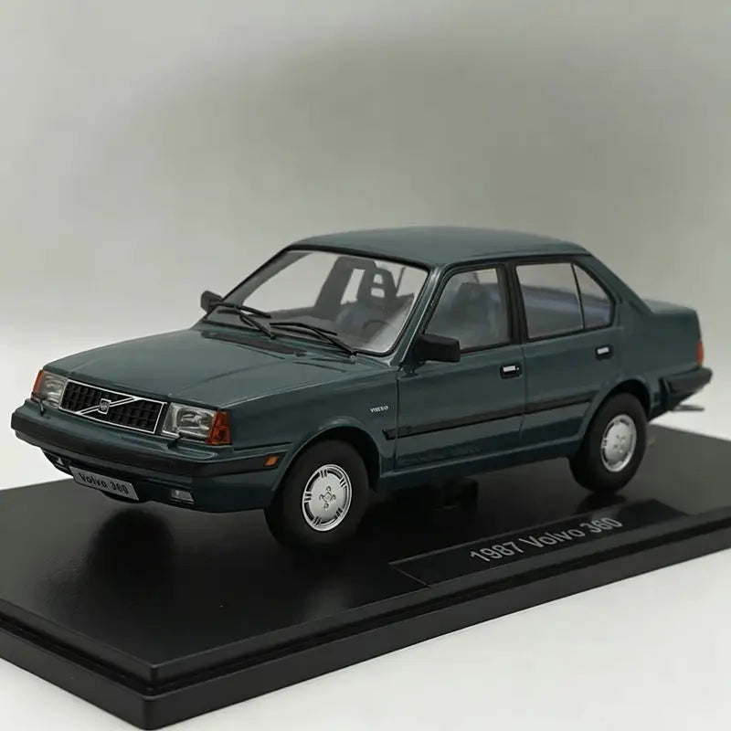 1:18 Volvo 360