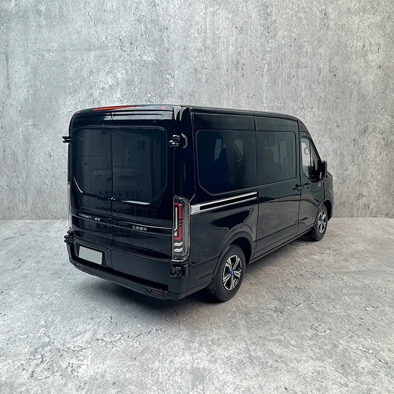 1:18 Ford Transit