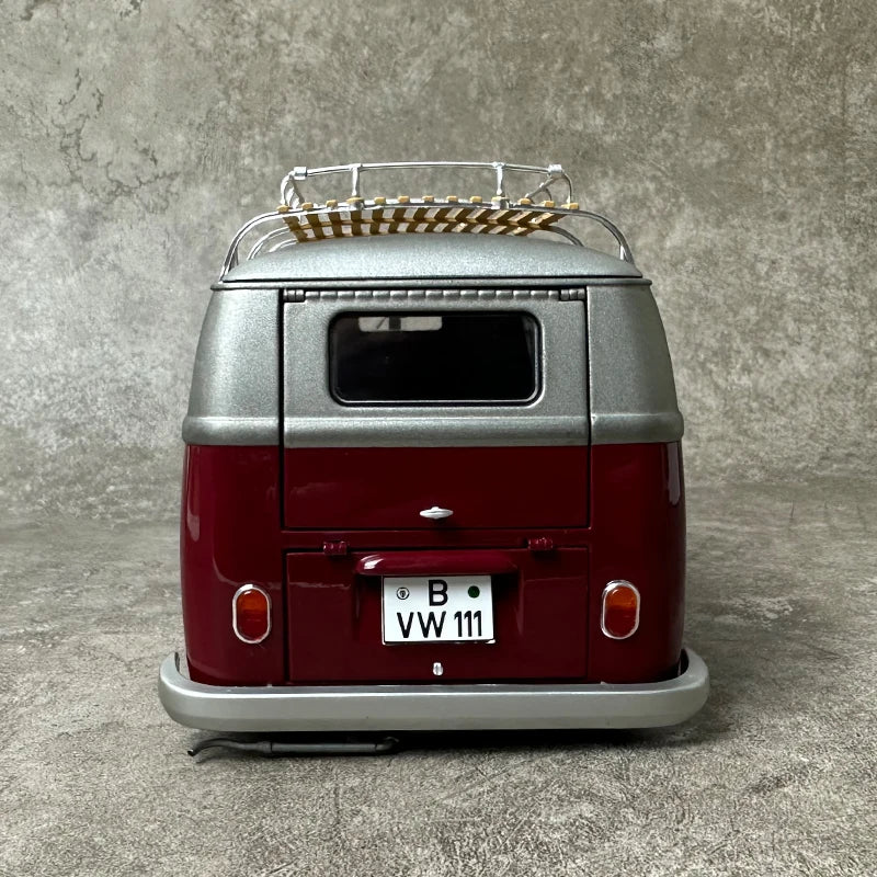 1:18 Volkswagen T1b Bus Lowrider