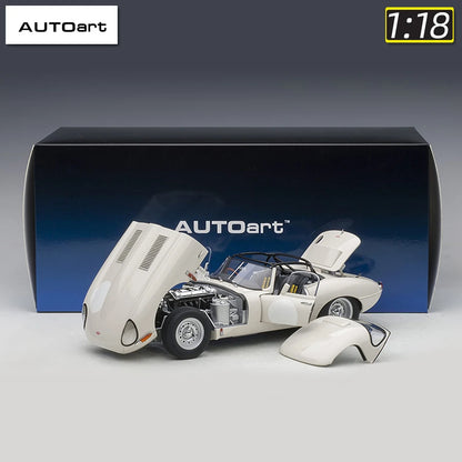 1:18 Jaguar Lightweight E-Type