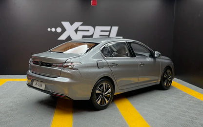 1:18 Peugeot 408