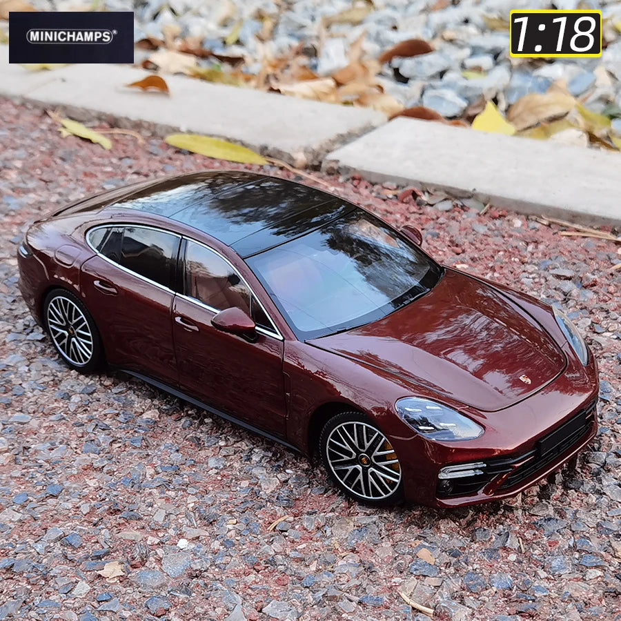 1:18 Porsche Panamera