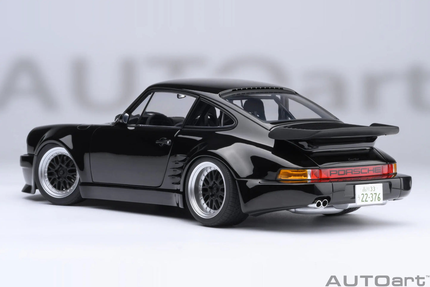 1:18 Porsche 911 (930) Turbo Sports