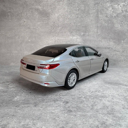1:18 Toyota Camry 2024