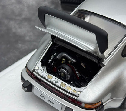1:18 Porsche 911 Turbo 3.0 (930)