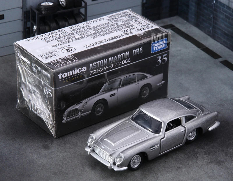 TAKARA TOMY ASTON MARTIN DB5