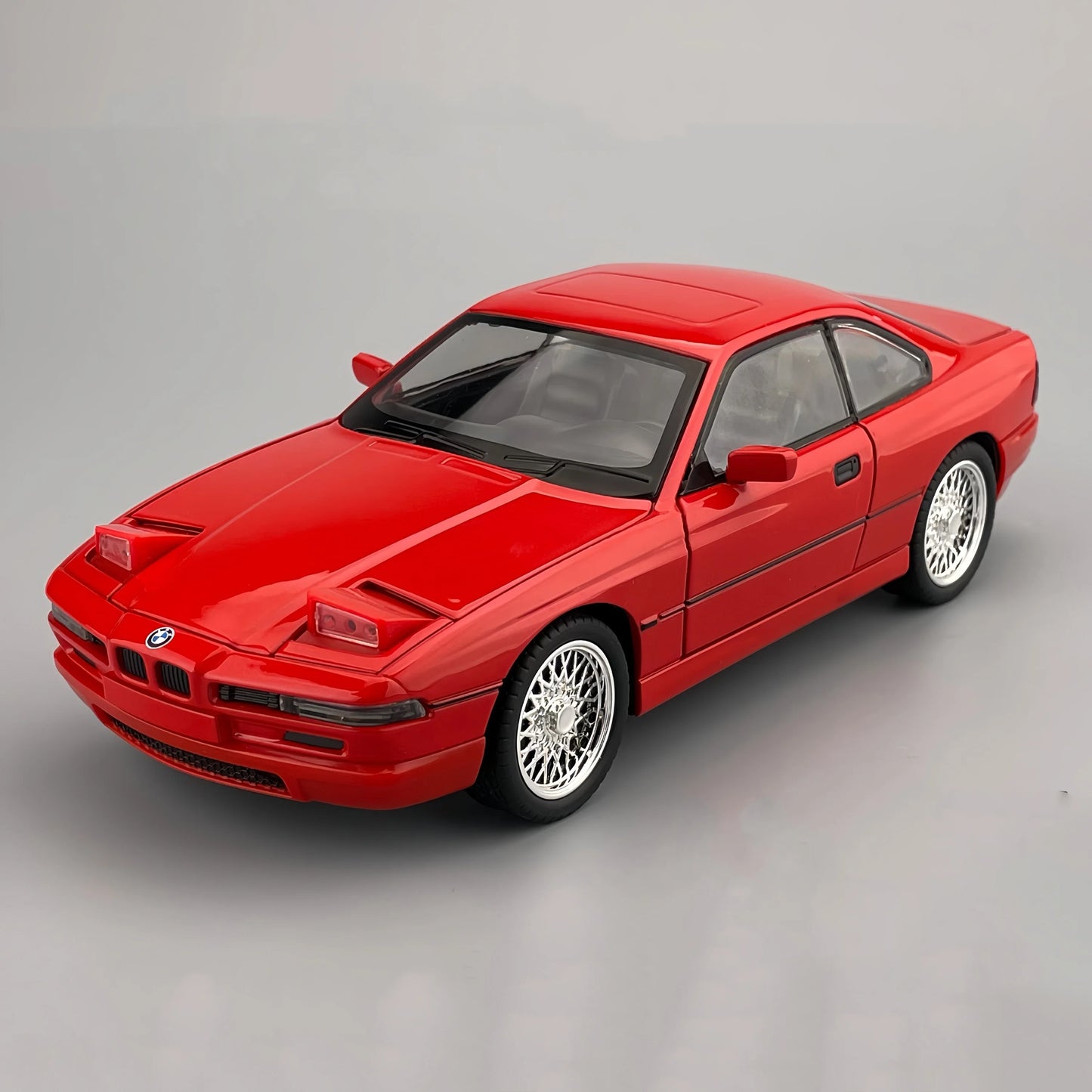 1:24 BMW 850 CSI E31