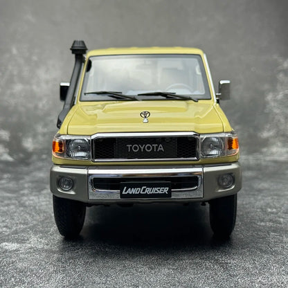 1:18 Land Cruiser 76 2017
