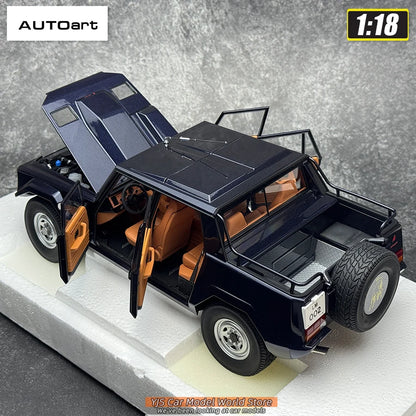 1:18 Lamborghini LM002 1986
