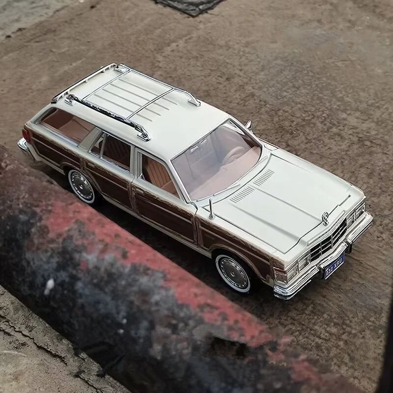 1:24 Chrysler Lebaron Station Wagon