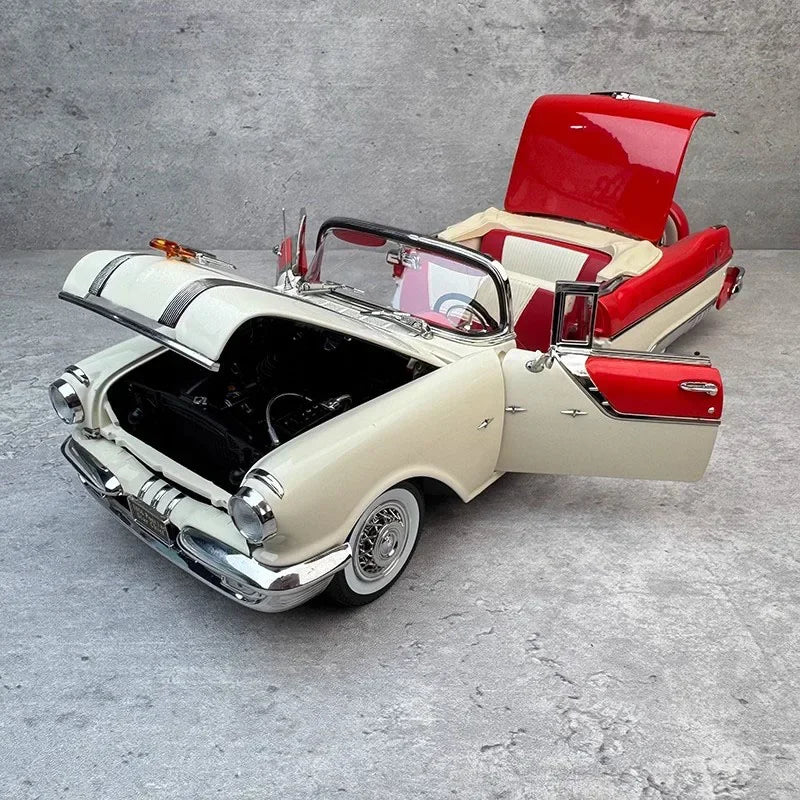 1:18 1955 Pontiac Star Chief Platinum Edition