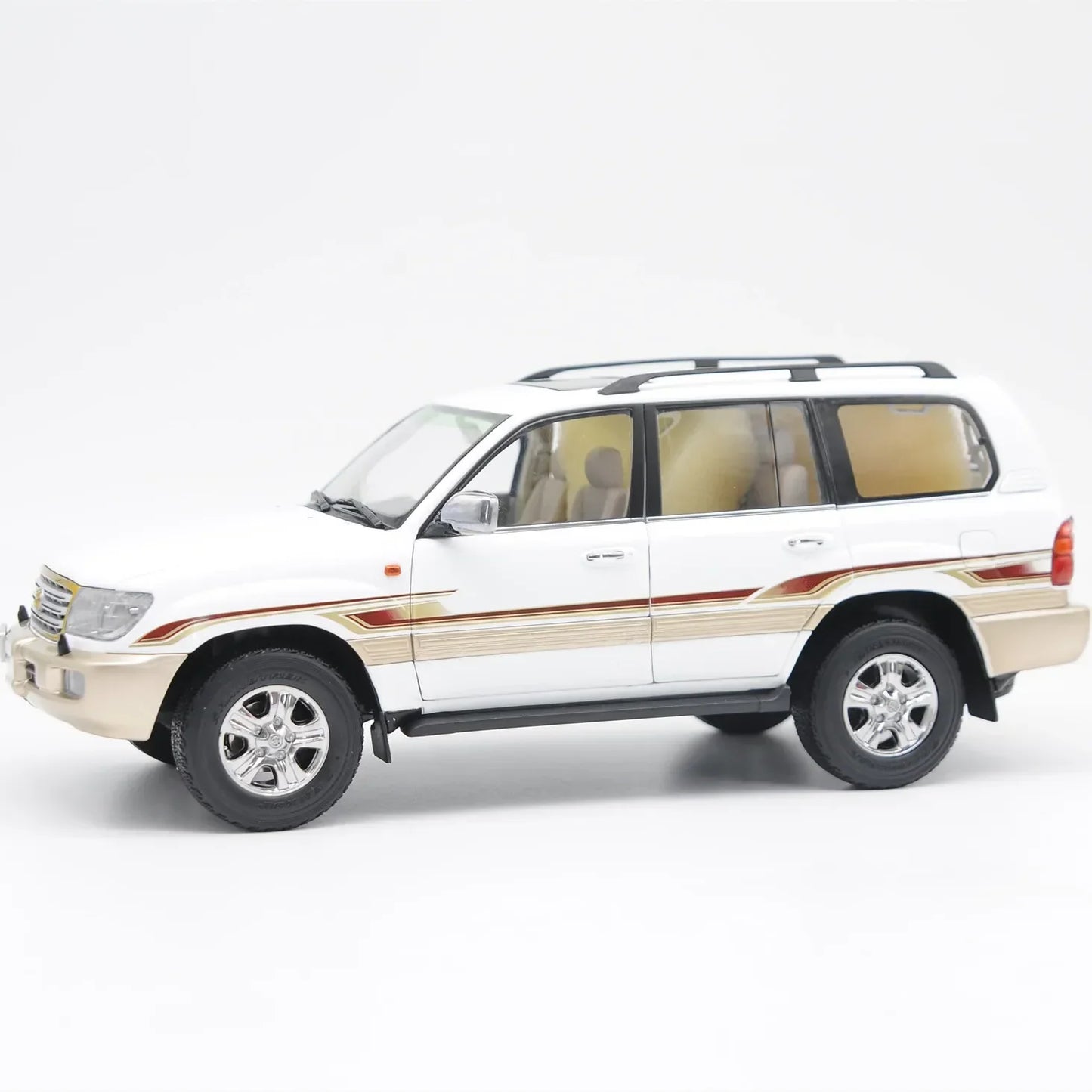 1:18 Land Cruiser LC100