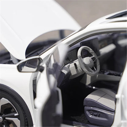 1:18 2025 VW Tiguan L PRO
