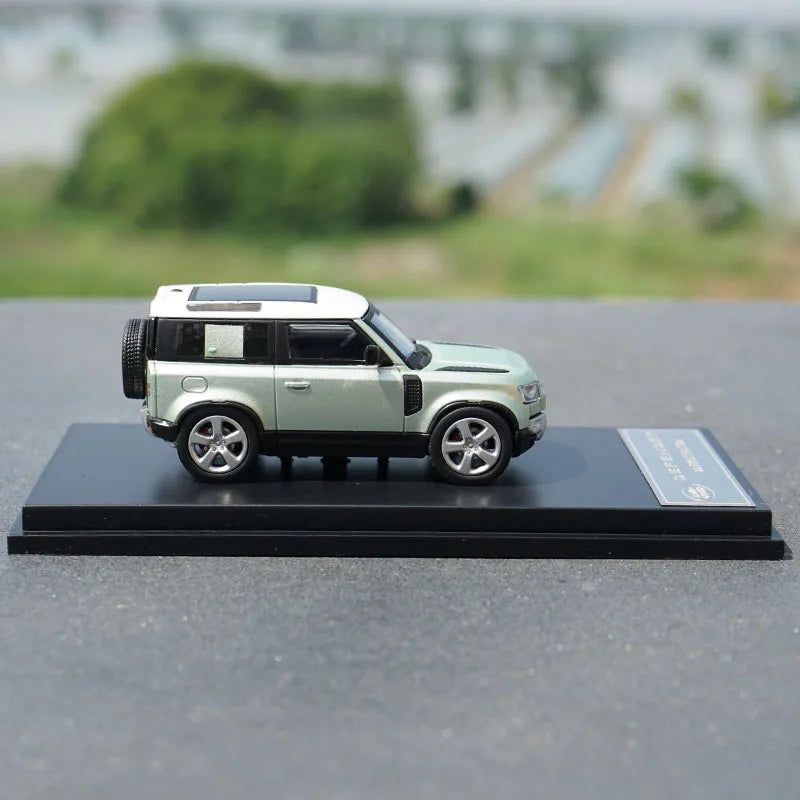 1:64 Land Rover Defender 90