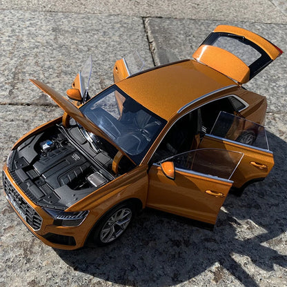 1:18 2018 AUDI Q8