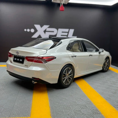 1:18 Toyota Camry 8th Generation