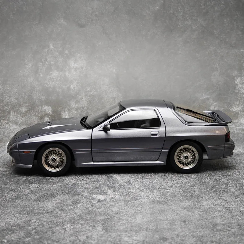 1:18 Mazda Savanna RX-7