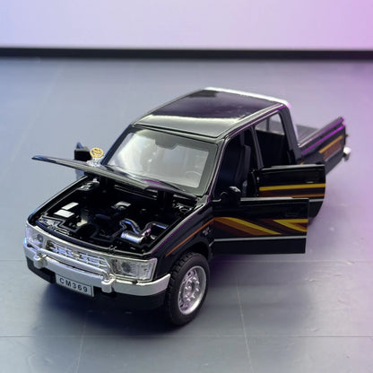 1:32 Toyota Hilux Pickup