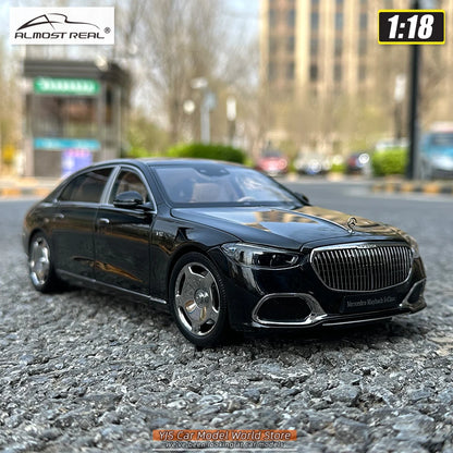 1:18 Mercedes-Benz Maybach S680 2021