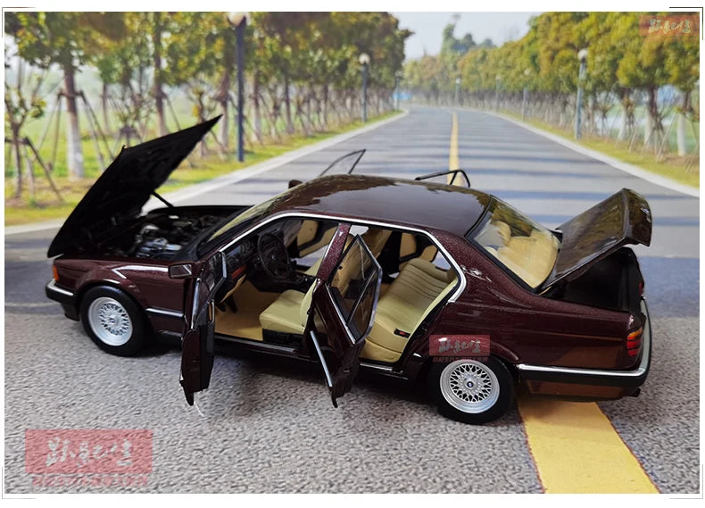 1:18 BMW 7 Series E32 730i 1986