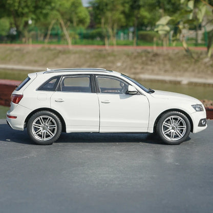1:18 Audi Q5