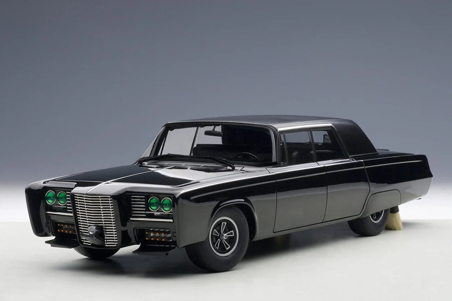 1:18 BLACK BEAUTY - GREEN HORNET (BLACK)(TV SERIES)